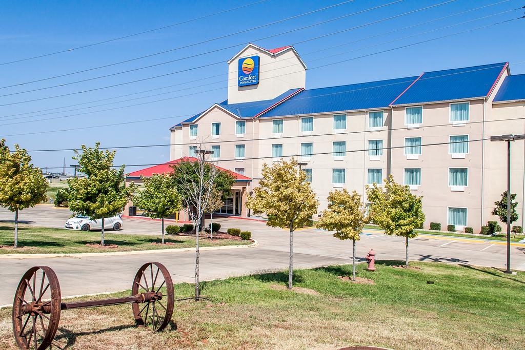 Comfort Inn & Suites Элк-Сити Экстерьер фото