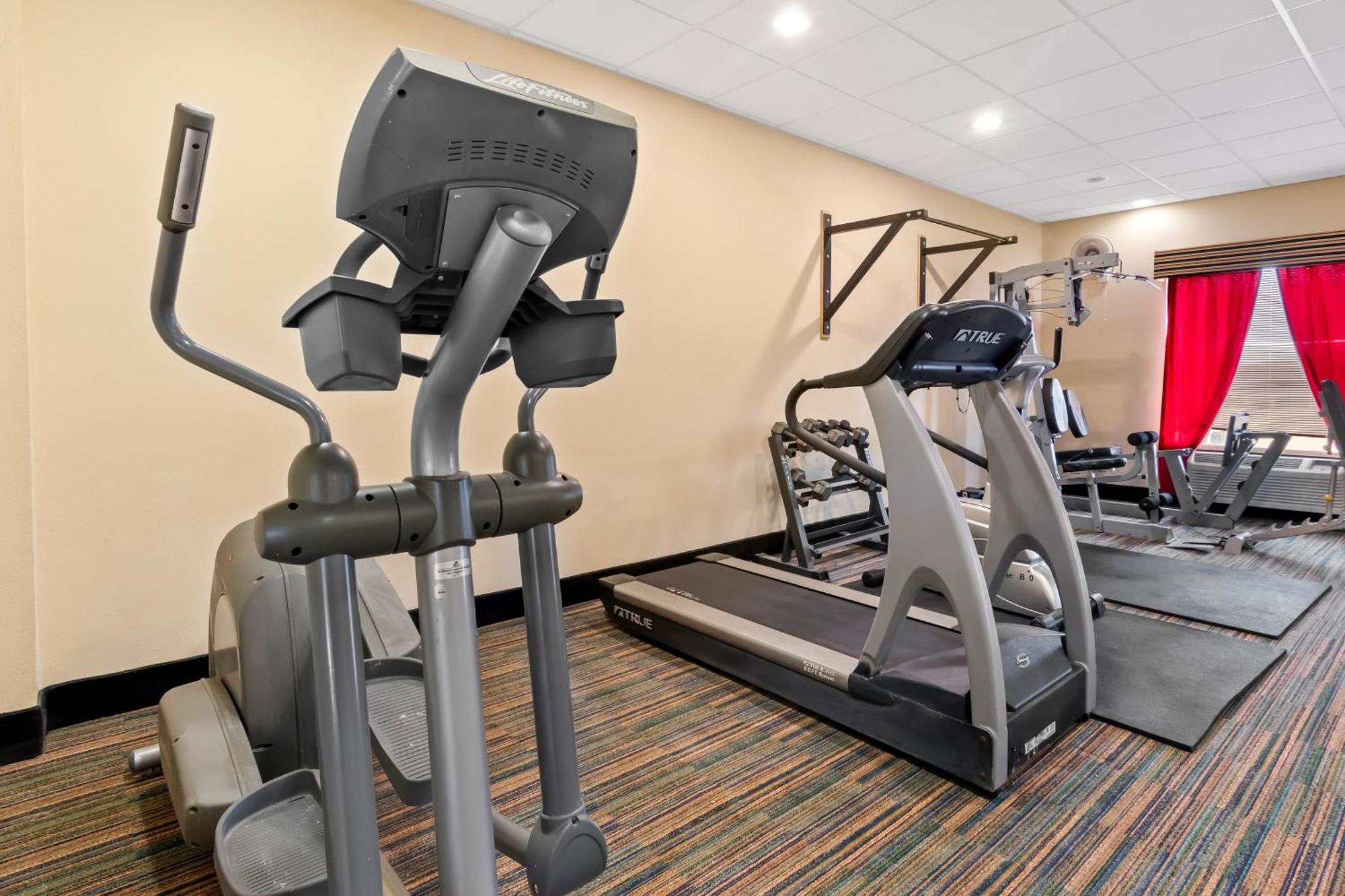 Comfort Inn & Suites Элк-Сити Экстерьер фото