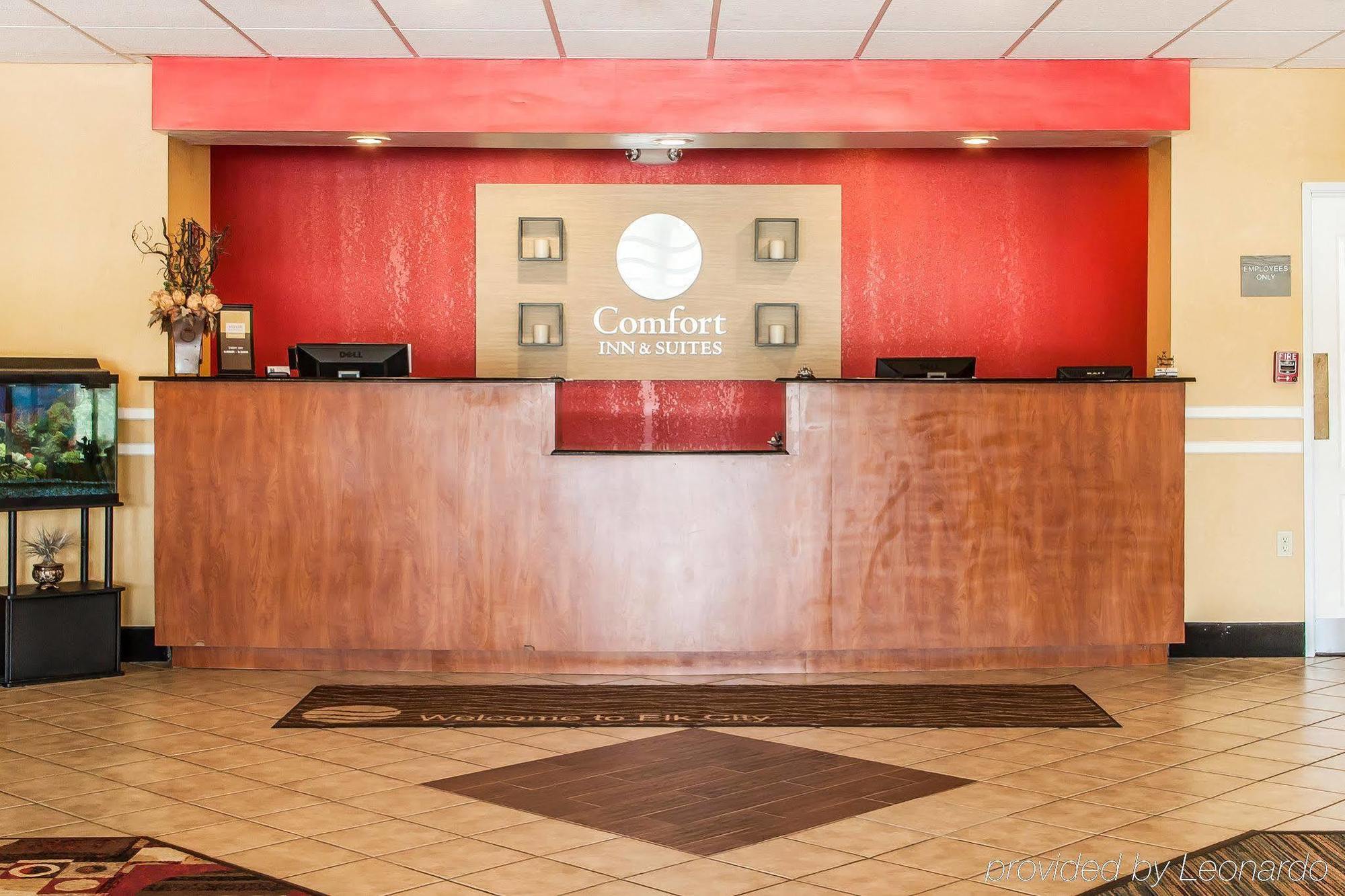 Comfort Inn & Suites Элк-Сити Экстерьер фото